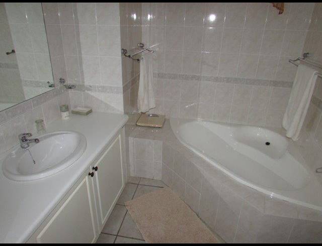 4 BEDROOM APARTMENT FOR SALE IN MANABA BEACH